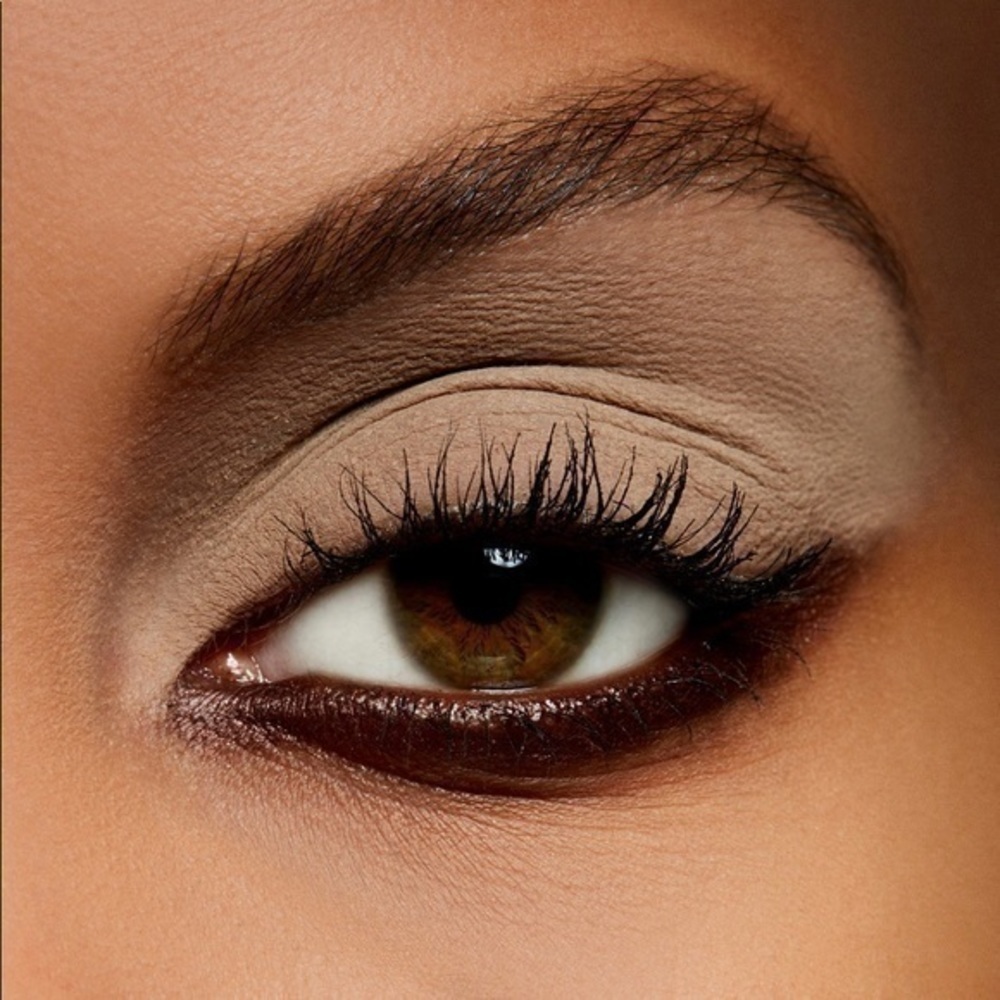 MAC Matte Shadow-Omega Matte - Picture 5 of 7